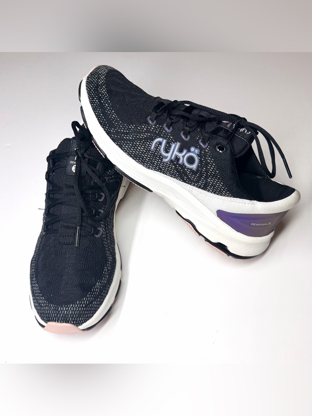 Rykä Women's Devotion X walking sneakers Black / White Size- 8 M